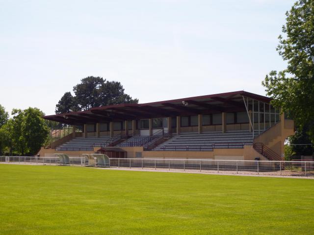 Tribune du stade municipal de Saint-Paul-lès-Dax