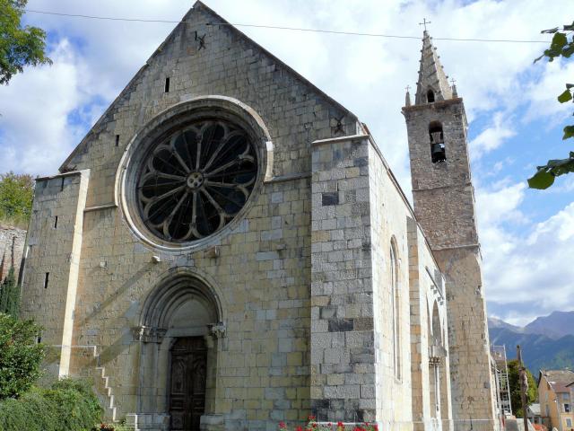 Seyne - Église Notre-Dame-de-Nazareth - Façade occidentale et clocher