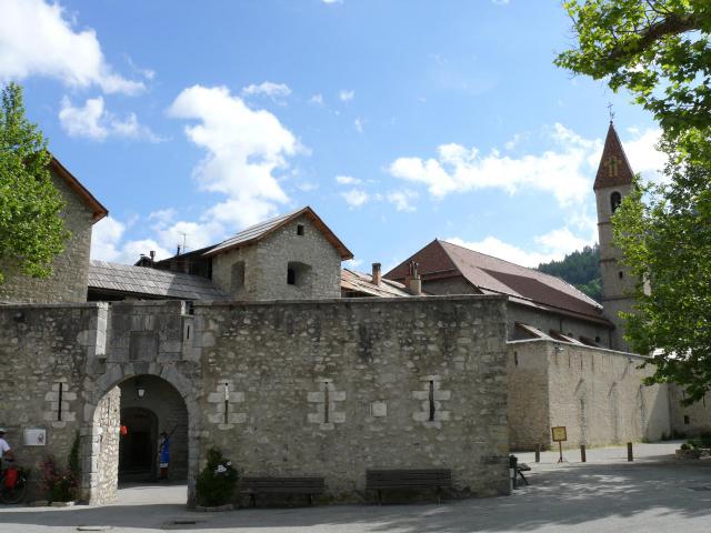 Colmars - Porte de France et église Saint-Martin