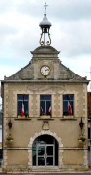 Oucques, sa mairie