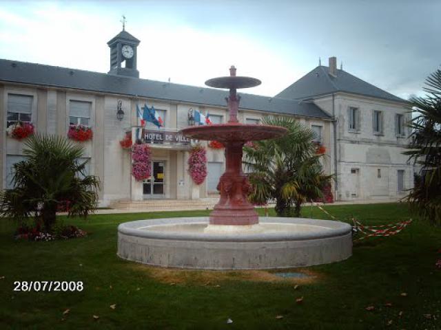 Contres 41700 Hotel de ville