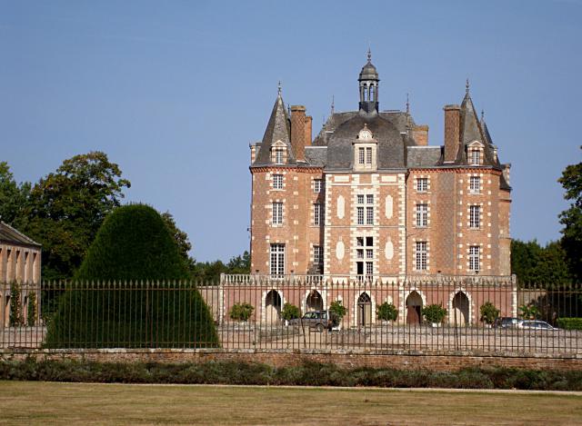 Le château de la Ferté-Imbault (Loir-et-Cher).