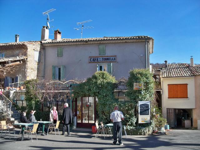 Bistrot de Pays à Ongles (04), France