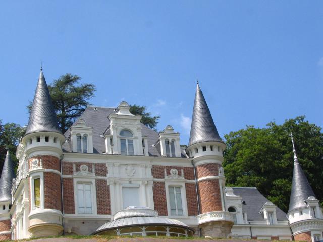 Le château de Valjoly dans le parc Fraisse, Sorbiers (Loire).