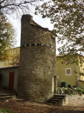 Pigeonnier de la mairie de Bevons