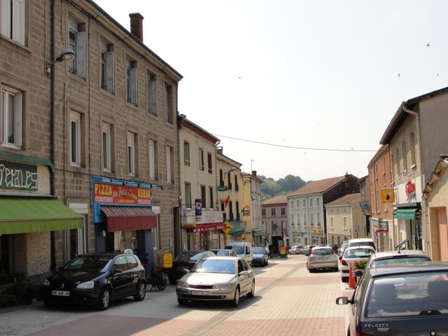 Rue principale de La Fouillouse (Loire).