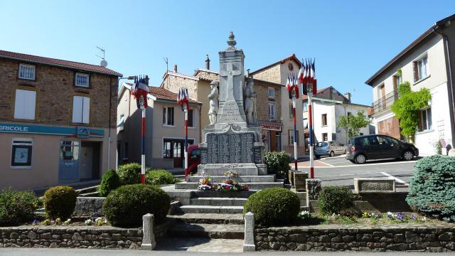 Monument aux morts de Violay (42)