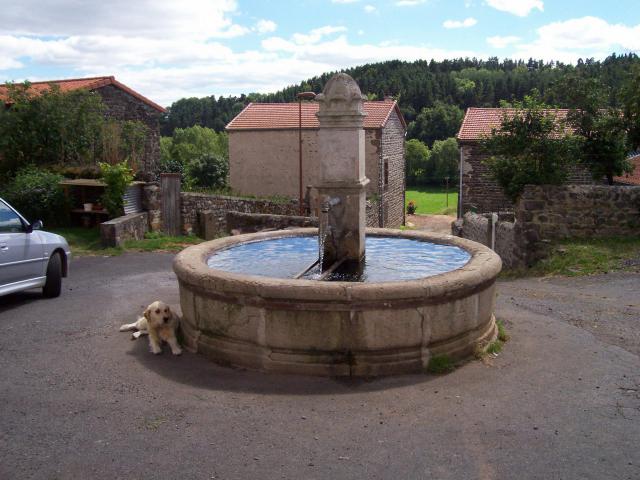 Fontaine de Vaures