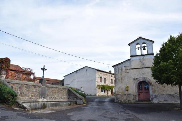 L'église d'Allevier (commune d'Azérat, Haute-Loire, France).