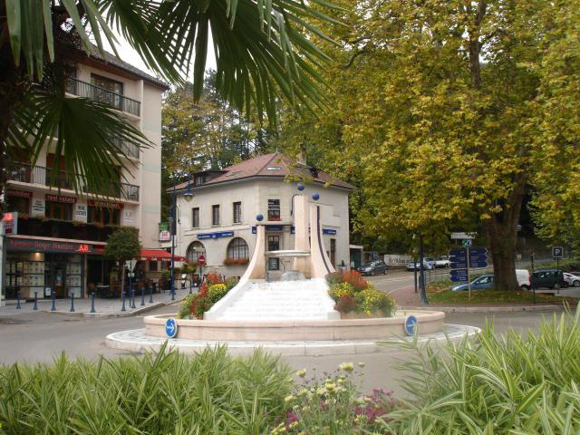 Divonne-les-Bains : fontaine-jeux d'eau