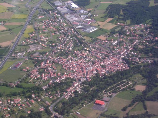 vue aerienne de Lempdes sur allagnon (haute-loire) france