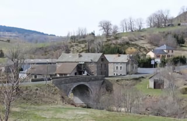 Fay-sur-Lignon (43) 31 mars 2014. Hameau au sud du village.