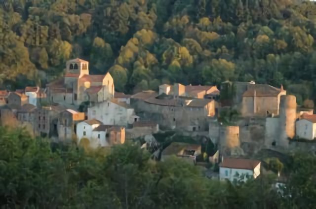Vue nord de la citadelle d'Auzon.