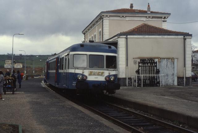 Seen at the end of its 200km journey, single railcar X2807 has arrived on train 7667, 07:45 Lyon-Perrache to St-Georges-d'Aurac. Known as…