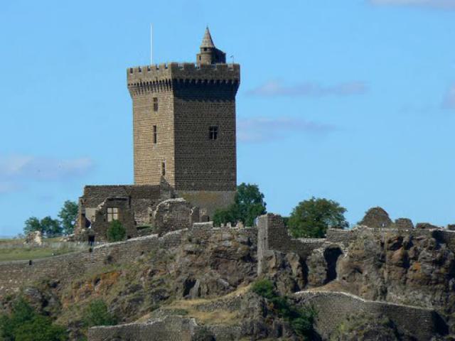 Dongeon du Château de Polignac