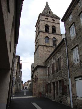 Montfaucon-en-Velay (Haute-Loire, Fr) église St.Pierre, la tour