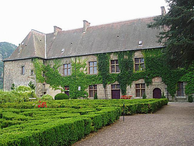 Lavoute Château de Lavoûte-Polignac jardin