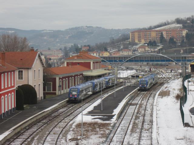 X 73500 en gare SNCF du Puy-en-Velay (43)