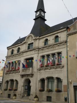 Craponne-sur-Arzon, dép. Haute-Loire, France. Hôtel de ville.