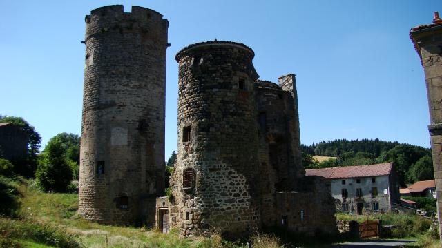Ruines du château de Mercoeur situé sur les hauteurs de Saint-Privat-d'Allier