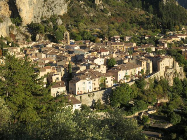 Vue de Moustiers-Sainte-Marie