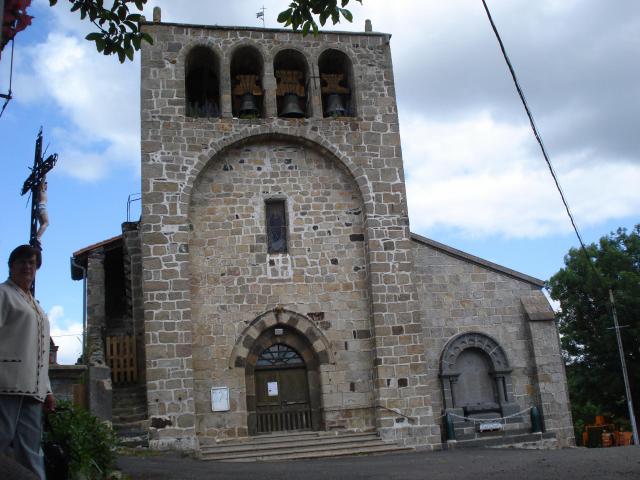 Rauret (Haute-Loire, Fr) church with bell gable