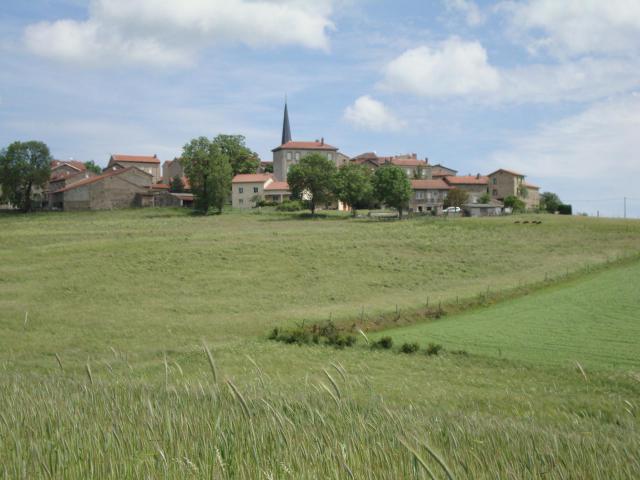 St.Victor-Malescours (Haute-Loire, Fr) paysage avec vure sur le village
