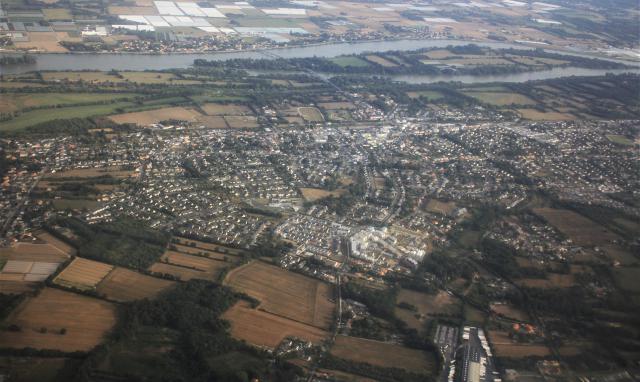 vue d'avion de la commune de Thouaré-sur-Loire en Loire-Atlantique.