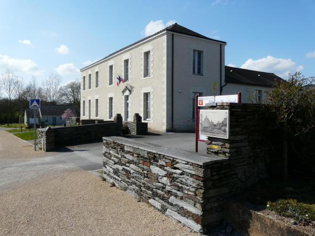 Vue d'ensemble de la Mairie de puceul