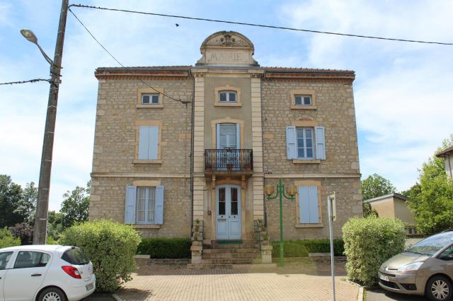 Ancienne mairie de Saint-Julien-sur-Reyssouze.