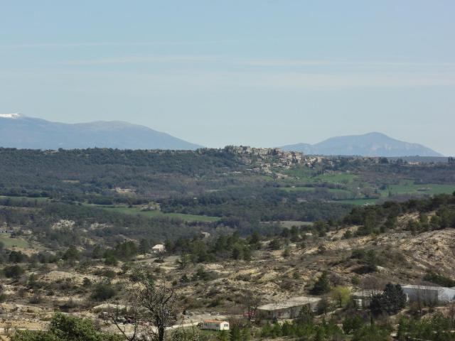 Ce fichier a été téléversé avec Commonist. Vue du village de Lurs sur sa colline