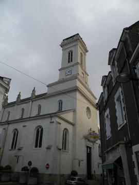 Église Saint-Étienne de Saint-Étienne-de-Montluc. Inscrite à l'ISMH par arrêté du 5 octobre 2007.