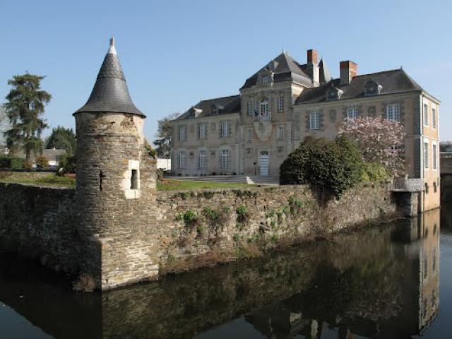 L'hôtel de ville de Ste Luce sur Loire.