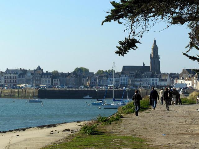 Le Croisic et son église, vus de la pointe de Pen-Bron (commune de La Turballe)