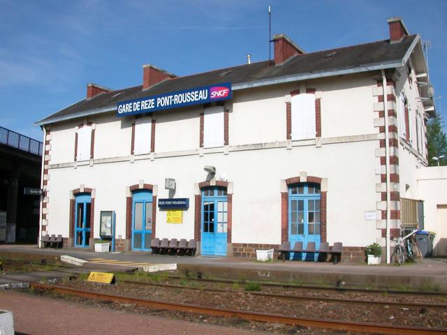 Bâtiment voyageurs de la gare de Pont-Rousseau à Rezé