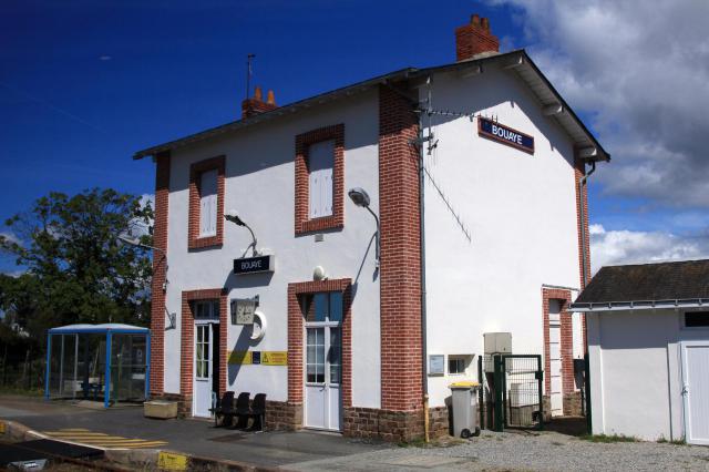 Bâtiment voyageurs de la gare de Bouaye.