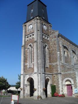 Façade de l'église de Campbon 1