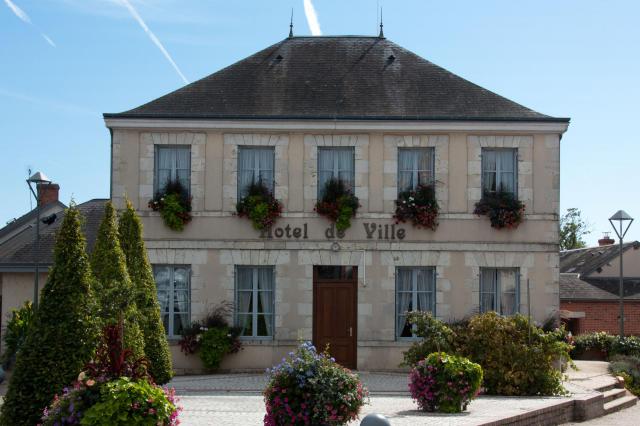 Mairie de Coullons, Coullons, Loiret, France