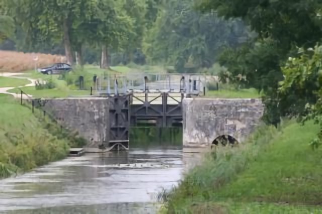 Ecluse dans le Canal de Orleans