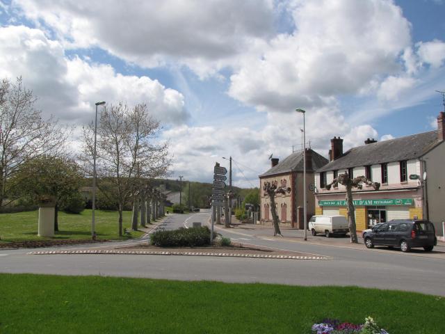 Château-Renard, Loiret. Avenue de la Gare en 2012.