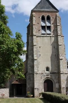 Montbarrois clocher
