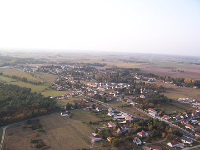 vue aérienne de neuvy en sullias coté sud
