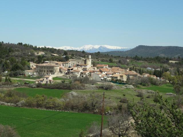 Ce fichier a été téléversé avec Commonist. Le village de Sigonce (photo prise de l’ouest, colline de Chantebelle)