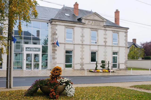 Mairie de Traînou, Loiret, France