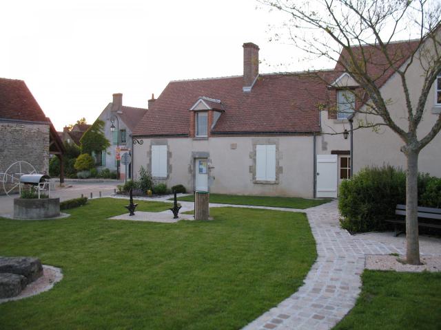 La bibliothèque de Mardié, Loiret, Centre, France