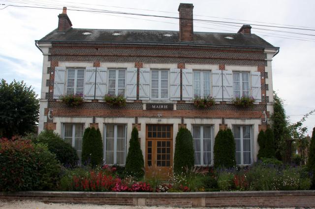 Mairie de Cerdon, Cerdon, Loiret, France.