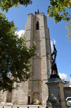 Beaugency : le clocher Saint-Firmin, vestige de l'ancienne église paroissiale Saint-Firmin détruite pendant la Révolution.