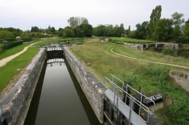 Ecluse dans le Canal de Orleans