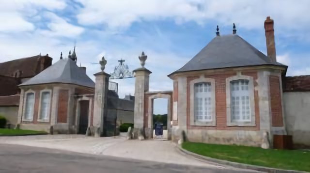 Château de La Bussière main entrance (Château des Pêcheurs)