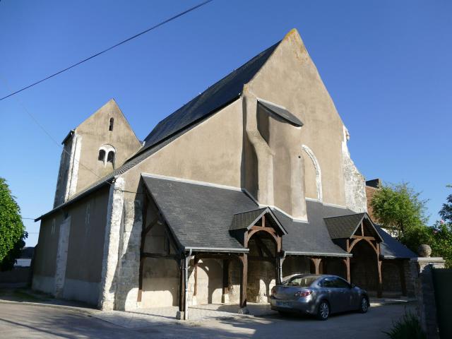 L'église Saint-Lyé à Saint-Lyé-la-Forêt (Loiret, Centre-Val de Loire, France).